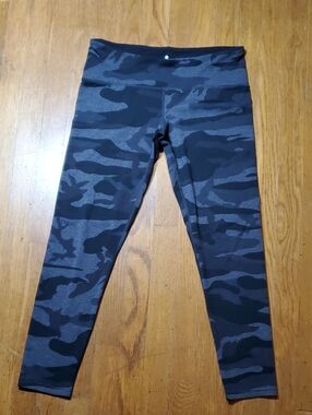 Tuff Athletics Black & Gray Camo Leggings